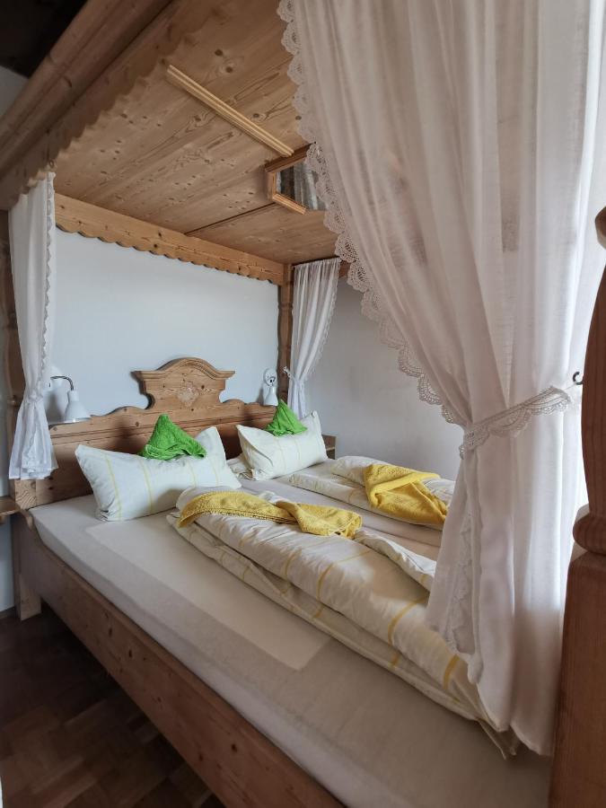 Hotel Garni Austermayer 트라운로이트 외부 사진