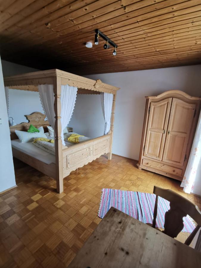 Hotel Garni Austermayer 트라운로이트 외부 사진