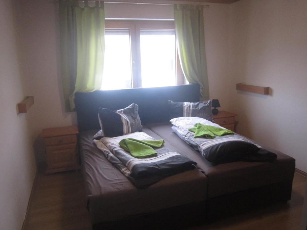 Hotel Garni Austermayer 트라운로이트 외부 사진